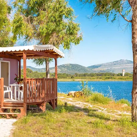 Camping Village In 37913 Hébergement de vacances *